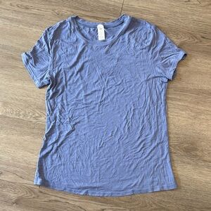 ALO Yoga Lavender Cornflower Classic Crew Short Sleeve Tee